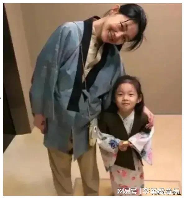 娱乐吃瓜妮妮,揭秘吃瓜群众心中的“妮妮”传奇